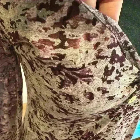 Long sleeve woman’s V neck - Picture 3 of 4